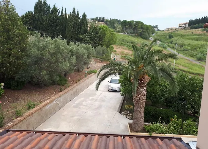 לינה וארוחת בוקר La Collina Dei Poeti